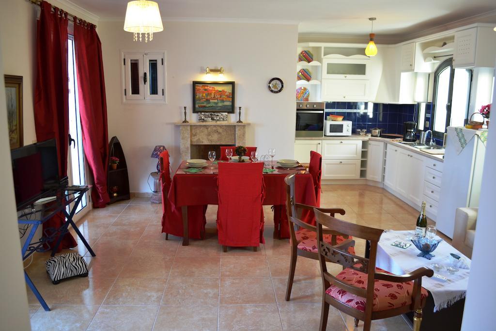 Verde E Mare Agia Efimia Bilik gambar